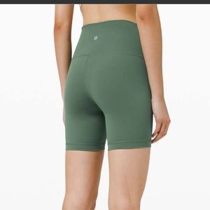 Lululemon Wunder Train High-Rise Short 6” 🍋